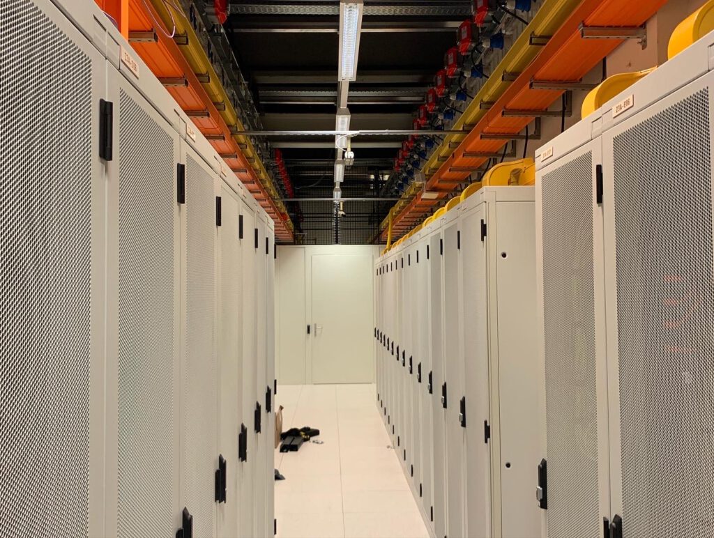 Koude en warme straat datacenter dc1 Amsterdam streaming